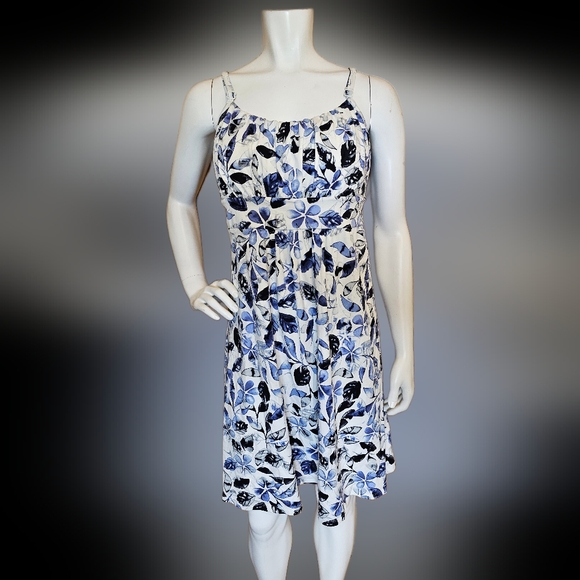 Denver Hayes Dresses & Skirts - 💙 104. Denver Hayes Size L Floral Dress With Bra